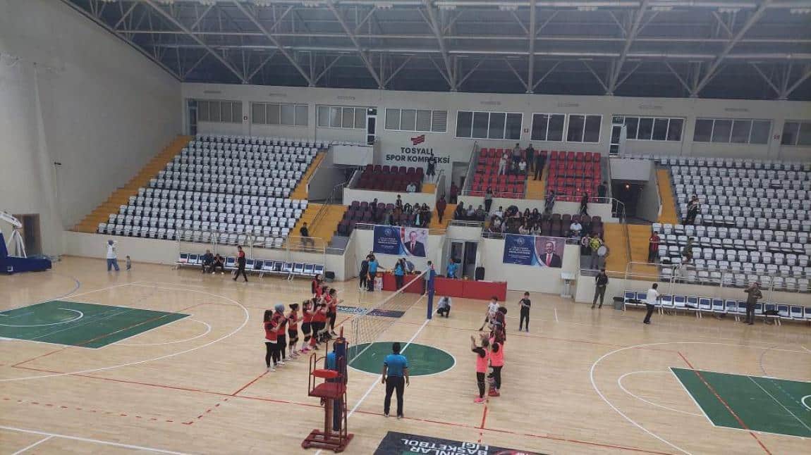 Osmaniye'de Düzenlenen Voleybol Turnuvası